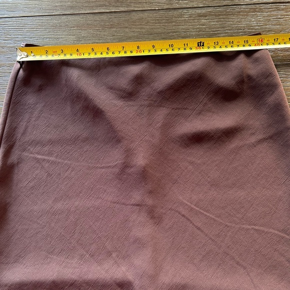 NWT Aritzia
Devotion Skirt - Crepette™, 12 - Picture 11 of 11